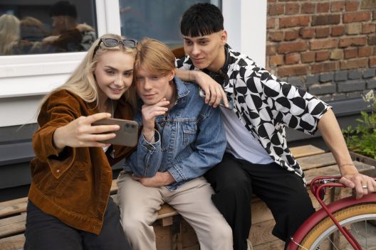 St. Galler Jugendstudie 2025: Was bewegt die Generation Z?