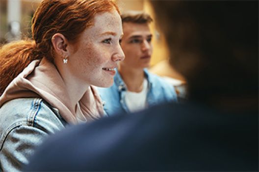 Jugendstudie 2026: Schul- und Ausbildungsstress bleibt hoch